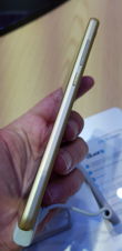 ZTE Blade V9 w złotej obudowie