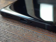 HTC U12+.