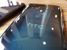 HTC U12+.