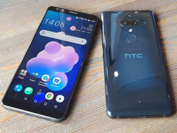 HTC U12+.