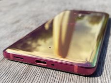 HTC U12+.