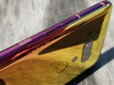 HTC U12+.