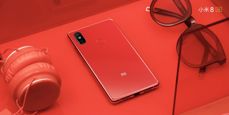 Xiaomi Mi 8 SE Xiaomi Mi 8 SE