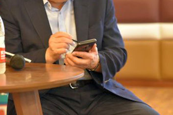 Oryginalne zdjęcie i powiększenie wycinka