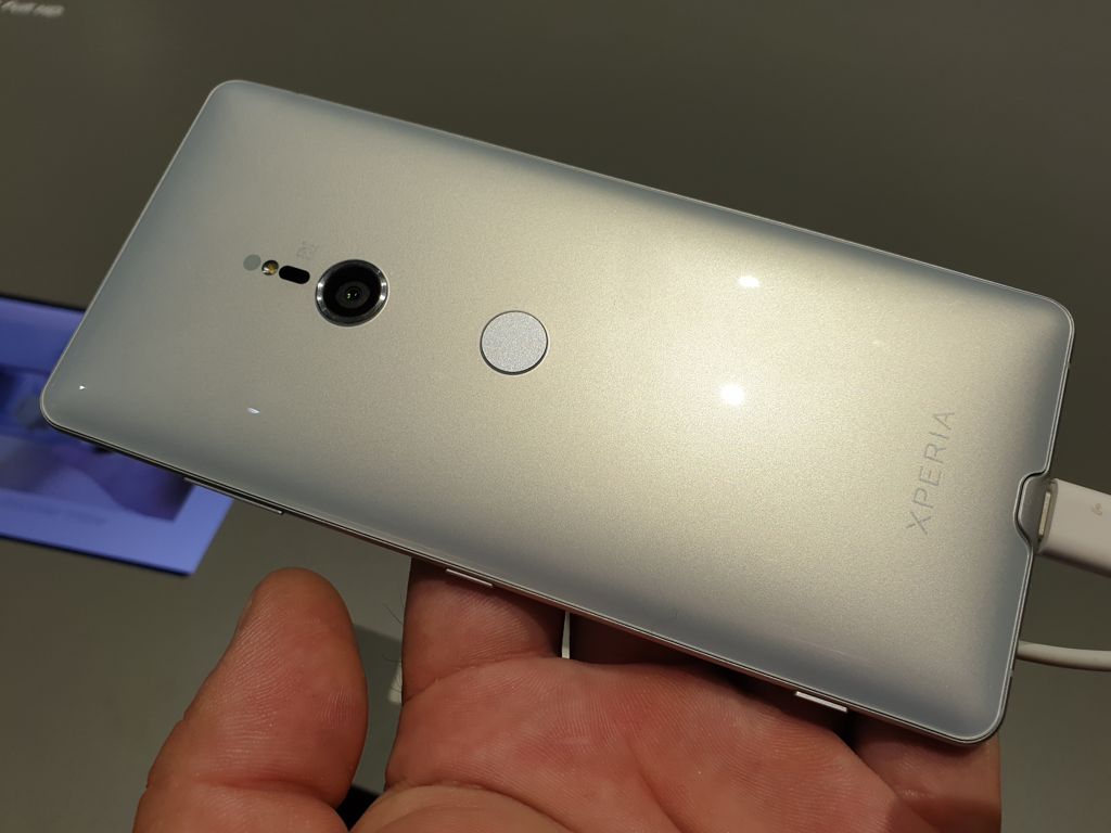 ifa 2018: sony xperia xz3 with a highly curved display glass