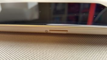 ZTE Axon Elite