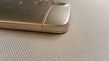 ZTE Axon Elite