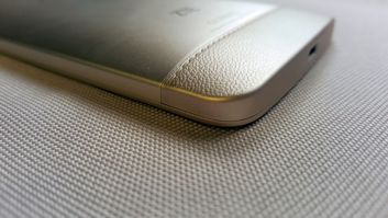 ZTE Axon Elite