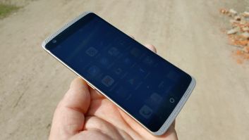 ZTE Axon Elite