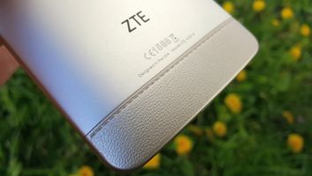 ZTE Axon Elite