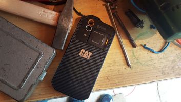 CAT S60