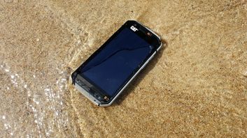 CAT S60