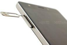 Gniazdo kart w myPhone X Pro