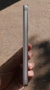 Elementy na krawędziach smartfonu Elementy na krawędziach smartfonu