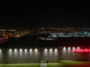 Porównanie zdjęc w trybie automatycznym i w trybie nocnym