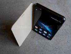 Phablet w etui z zestawu