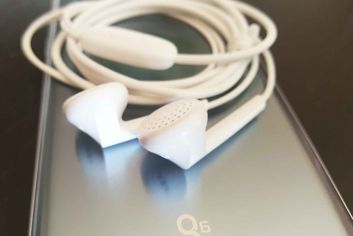 Słuchawki dołączone do Q6 są raczej słabe... Słuchawki dołączone do Q6 są raczej słabe...