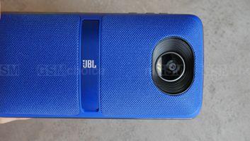 Moto Mods Soundboost 2