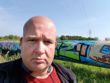 Ujęcia z przedniego aparatu. Można użyć rozbłysku wyświetlacza w roli lampy doświetlającej.