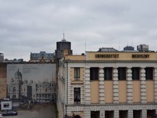 Zoom: obraz szerokokątny, z obiektywu tele i z zoomem cyfrowym
