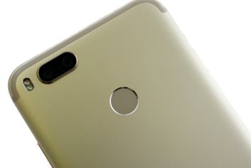 Czytnik linii papilarnych w Xiaomi Mi A1 Czytnik linii papilarnych w Xiaomi Mi A1