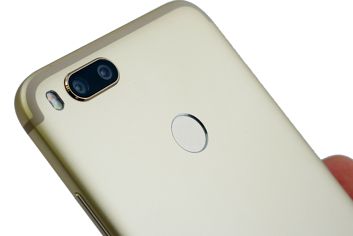 Czytnik linii papilarnych w Xiaomi Mi A1 Czytnik linii papilarnych w Xiaomi Mi A1
