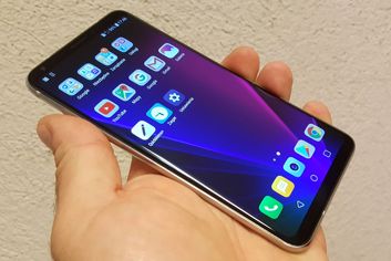 LG V30