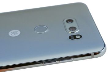 LG V30