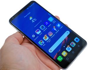 LG V30