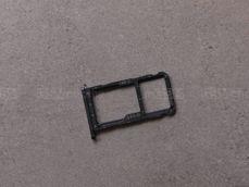 Tacka na karty SIM/microSD