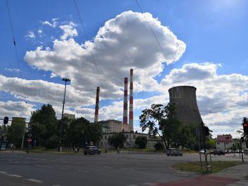 Po lewej - zdjęcia w trybie auto | Po prawej - zdjęcia ze wsparciem AI