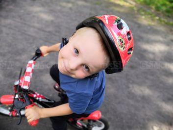 Po lewej - zdjęcia w trybie auto | Po prawej - zdjęcia ze wsparciem AI