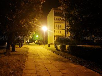 Zdjęcia nocne w trybie auto i z wykorzystaniem funkcji Super Bright