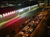 Zdjęcia nocne w trybie auto (górny rząd) i w trybie nocnym (dolny rząd)