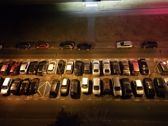 Zdjęcia nocne w trybie auto (górny rząd) i w trybie nocnym (dolny rząd)