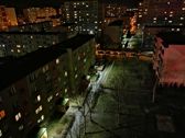 Zdjęcia nocne w trybie auto (górny rząd) i w trybie nocnym (dolny rząd)