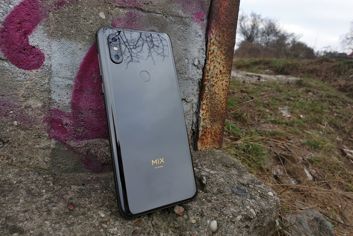 Xiaomi Mi Mix 3