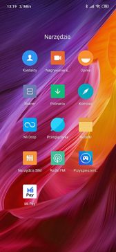 Ekran główny, jego opcje i folder aplikacji fabrycznych