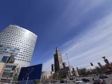 Od szerokiego kąta po cyfrowy zoom Od szerokiego kąta po cyfrowy zoom