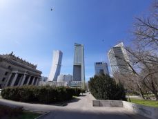 Od szerokiego kąta po cyfrowy zoom Od szerokiego kąta po cyfrowy zoom