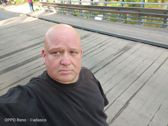 Selfie z rozmywaniem tła i zwykłe
