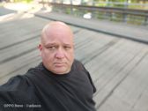 Selfie z rozmywaniem tła i zwykłe