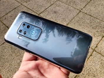 Motorola One Zoom