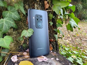 Motorola One Zoom
