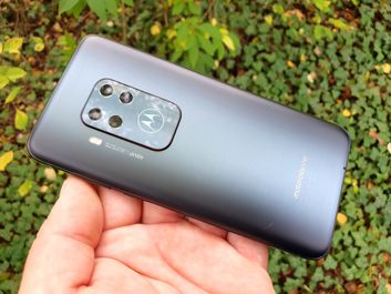 Motorola One Zoom
