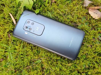 Motorola One Zoom