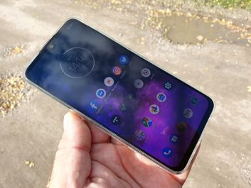 Motorola One Zoom