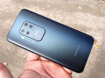 Motorola One Zoom