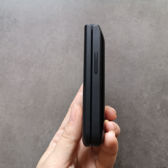 Elementy na krawędziach telefonu Elementy na krawędziach telefonu