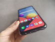 Smartfon w ochronnym etui